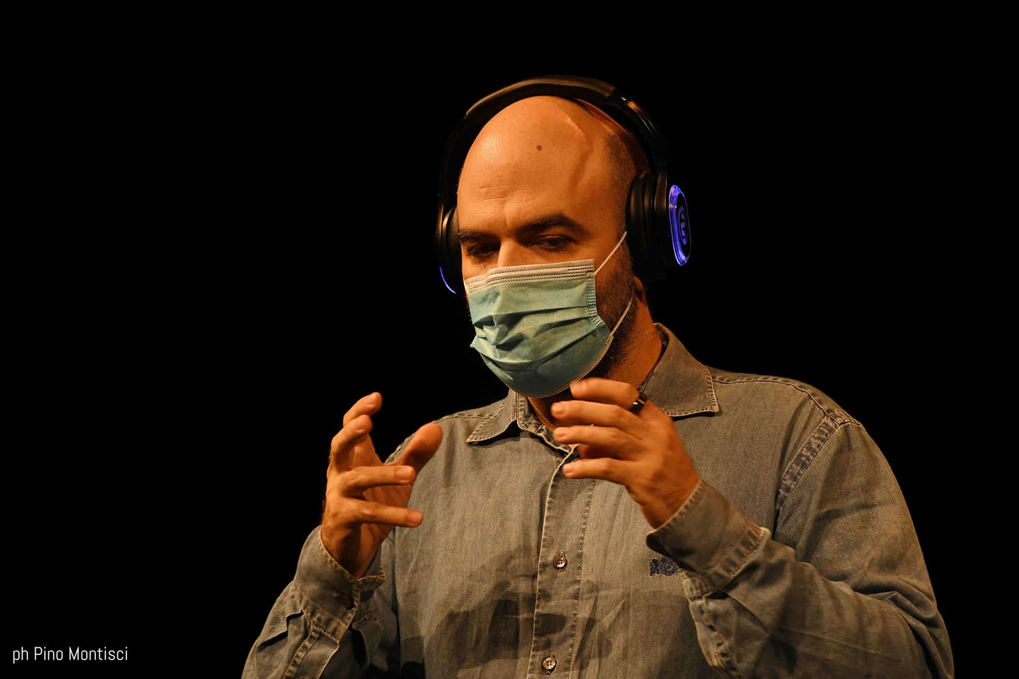 Le mani sul mondo Roberto Saviano - Le mani sul mondo at the Piccolo Teatro Strehler