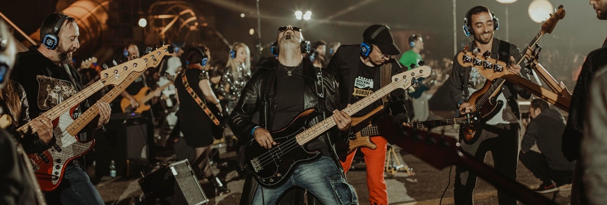 Concert Rockin 1000 That’s Live Rockin'1000 - a thousand musicians in sync with Silentsystem wireless audio systems