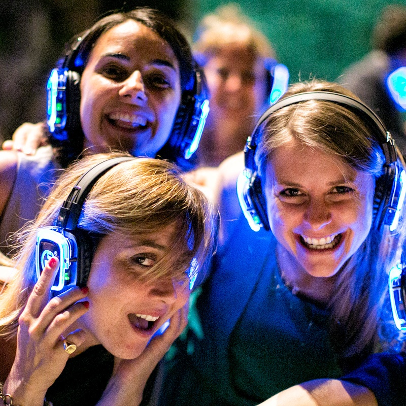 matrimonio5 SX-809 wireless headphones for a silent disco wedding
